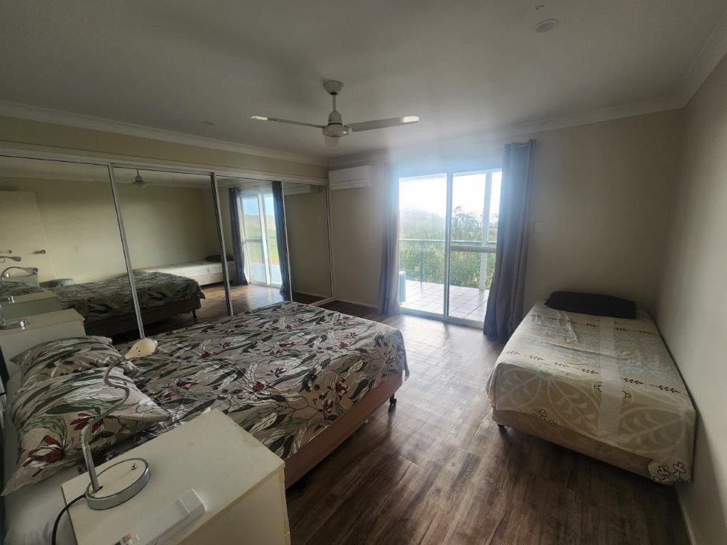 Main bedroom Main bedroom