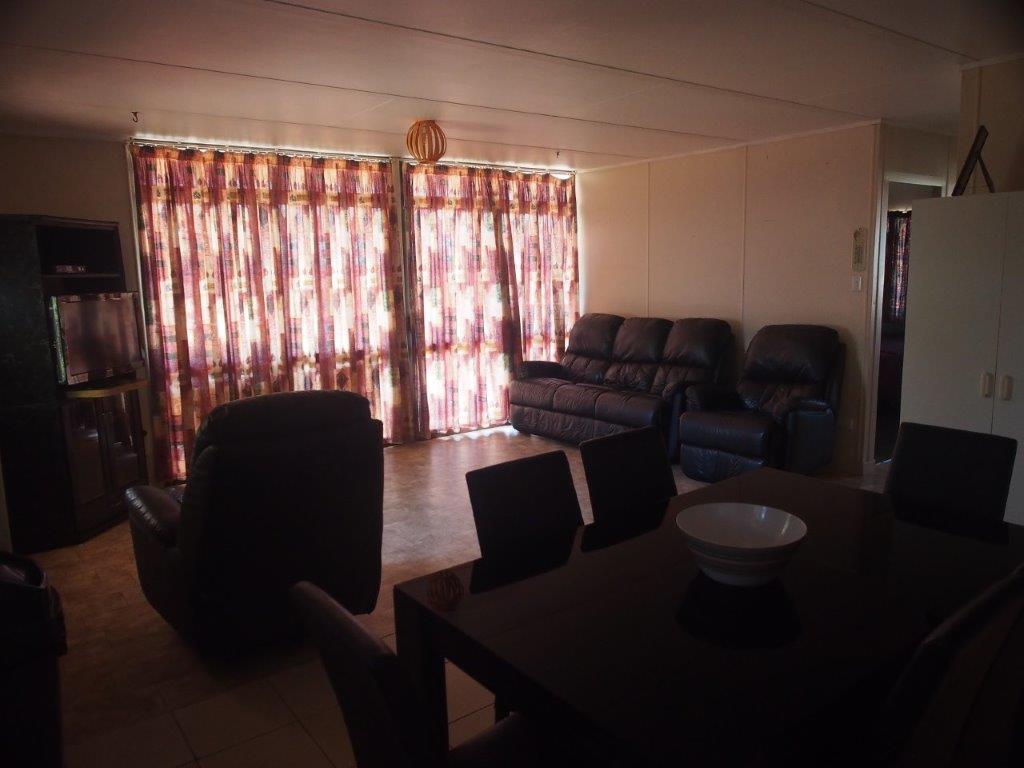 Dining-living area Open dining/lounge